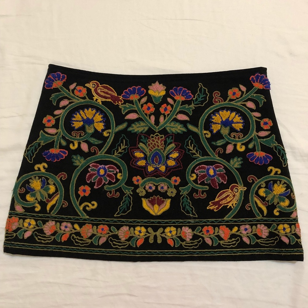 NWOT Zara Embroidered Skirt - Picture 2 of 4